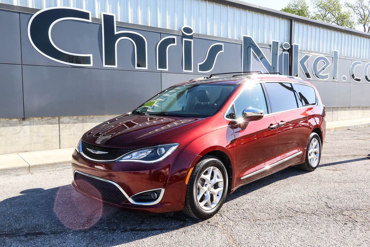 Used 2020 Chrysler Pacifica Limited FWD image 1