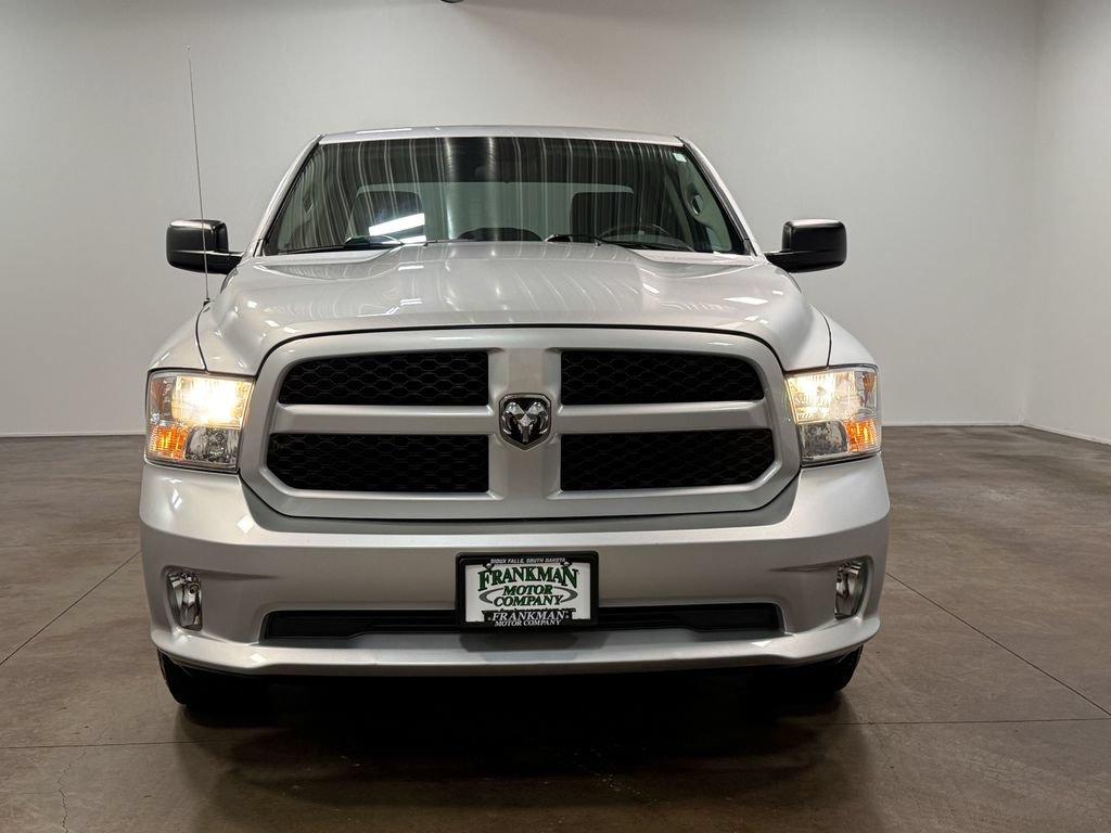 Used 2017 RAM 1500 Express RWD image 32