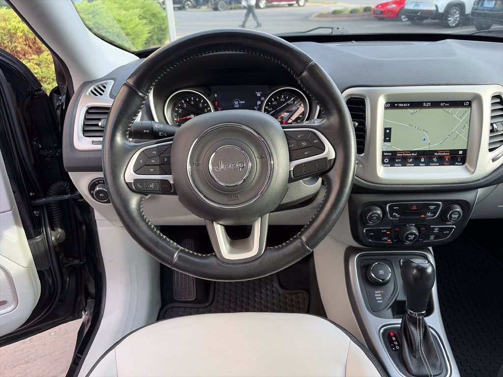 Used 2018 Jeep Compass Latitude w/ Popular Equipment Group AWD/4WD image 28
