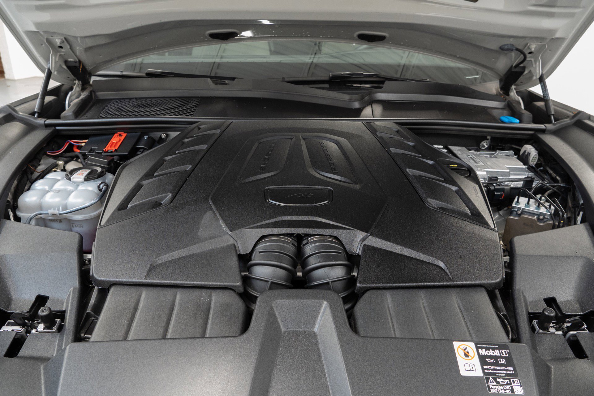 Used 2025 Porsche Cayenne GTS image 32