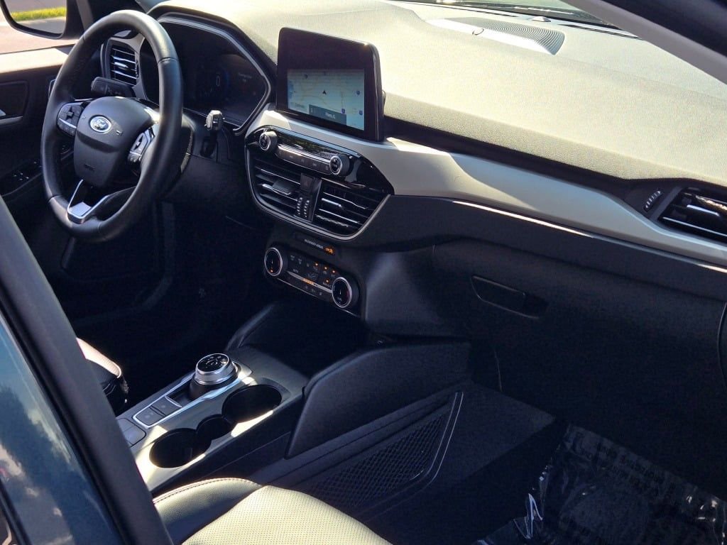 Used 2022 Ford Escape SEL w/ Technology Package image 7