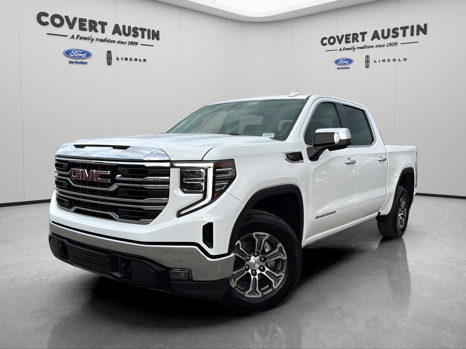 Used 2025 GMC Sierra 1500 SLT image 1