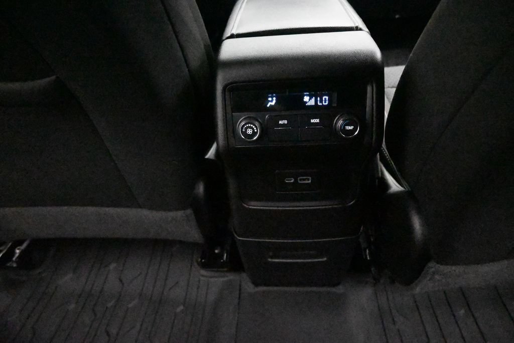 Used 2021 GMC Acadia SLE w/ LPO, Floor Liner Package AWD/4WD image 20