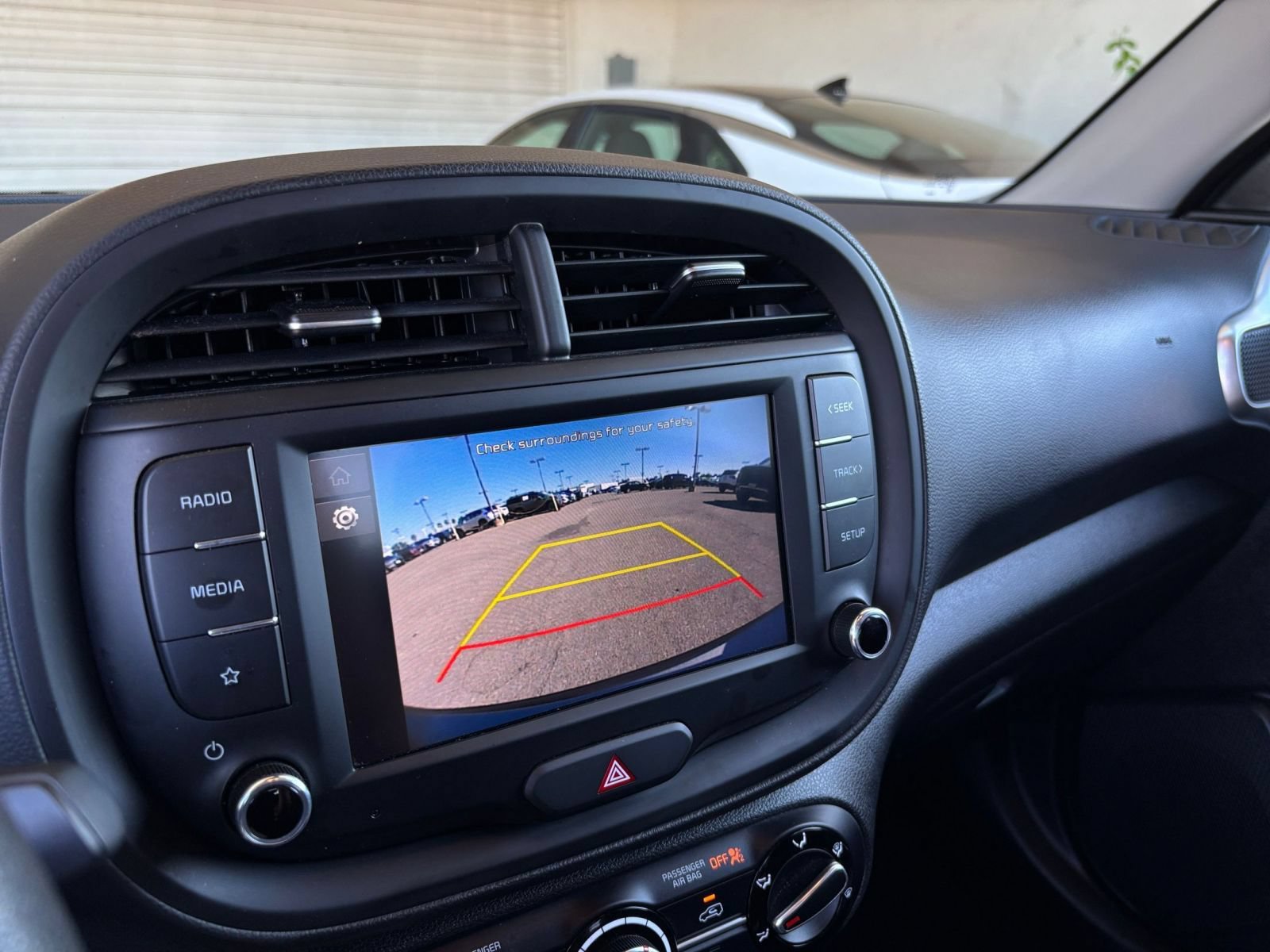 Used 2025 Kia Soul LX w/ LX Technology Package FWD image 18