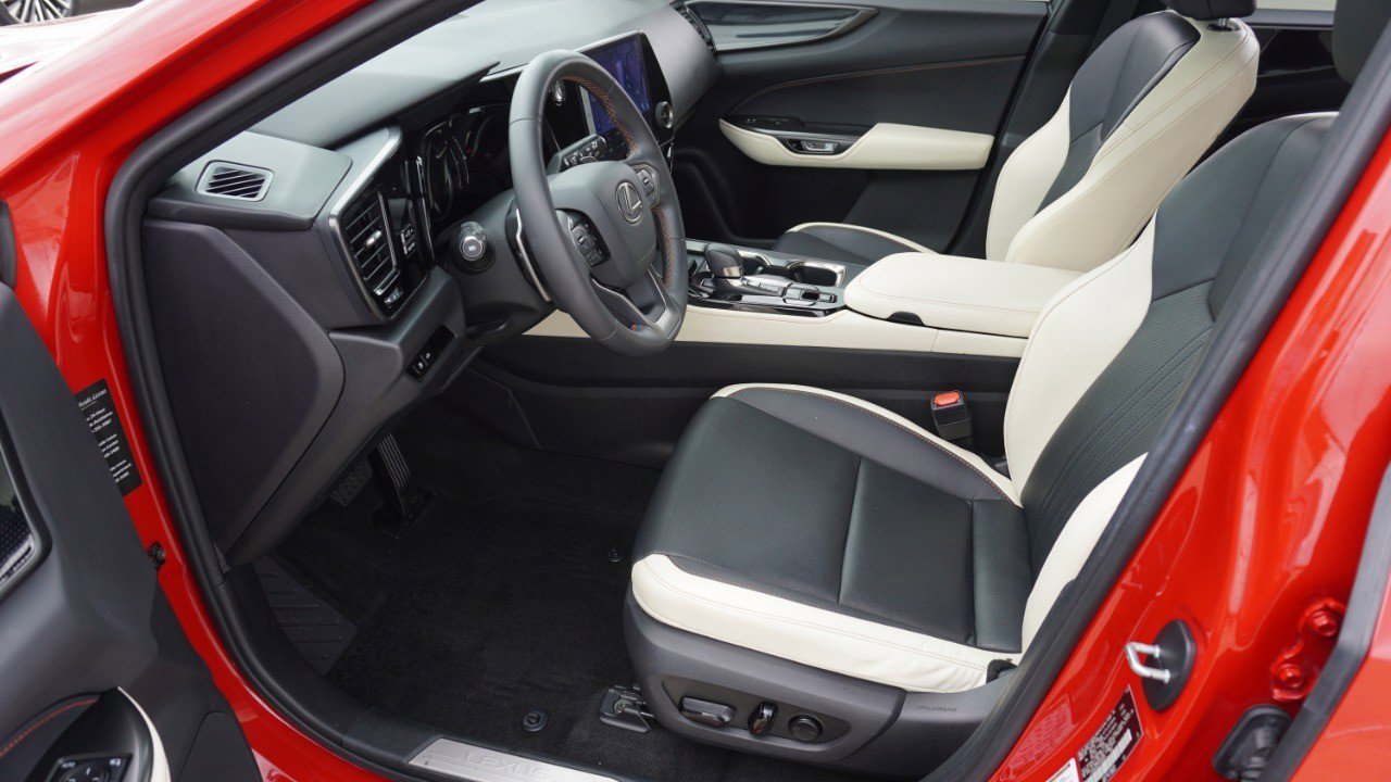 Certified 2023 Lexus NX 250 FWD w/ Towing Package (2000 Lbs) image 13