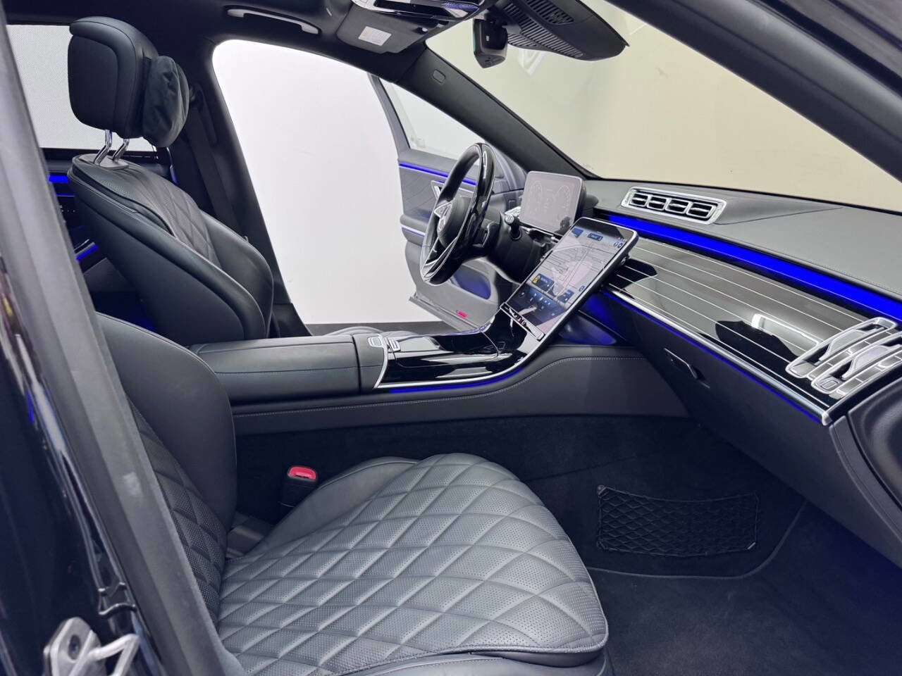 Used 2023 Mercedes-Benz S 580e 4MATIC Sedan w/ Warmth & Comfort Package image 35