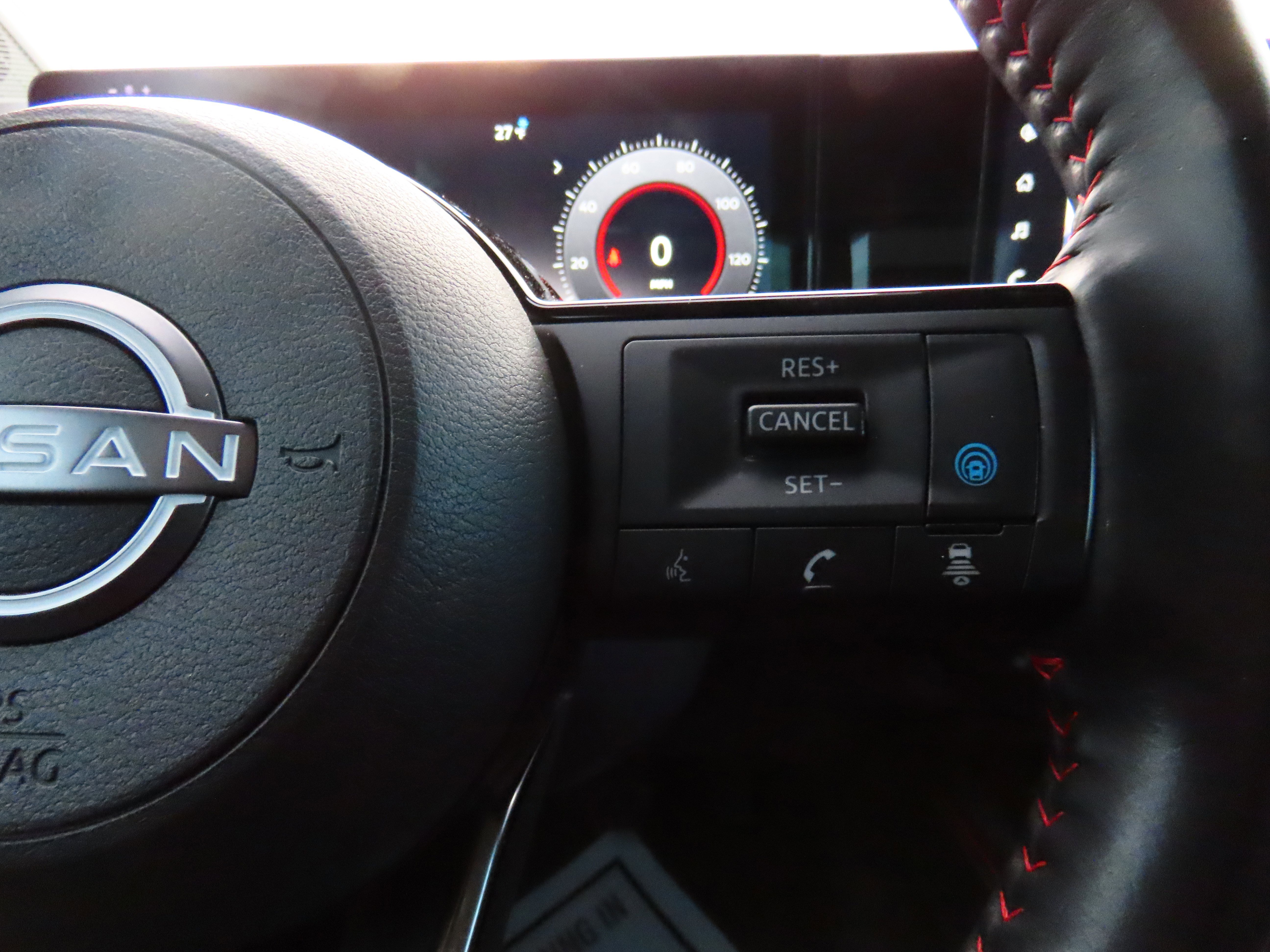 Used 2025 Nissan Kicks SR w/ SR Premium Package image 30