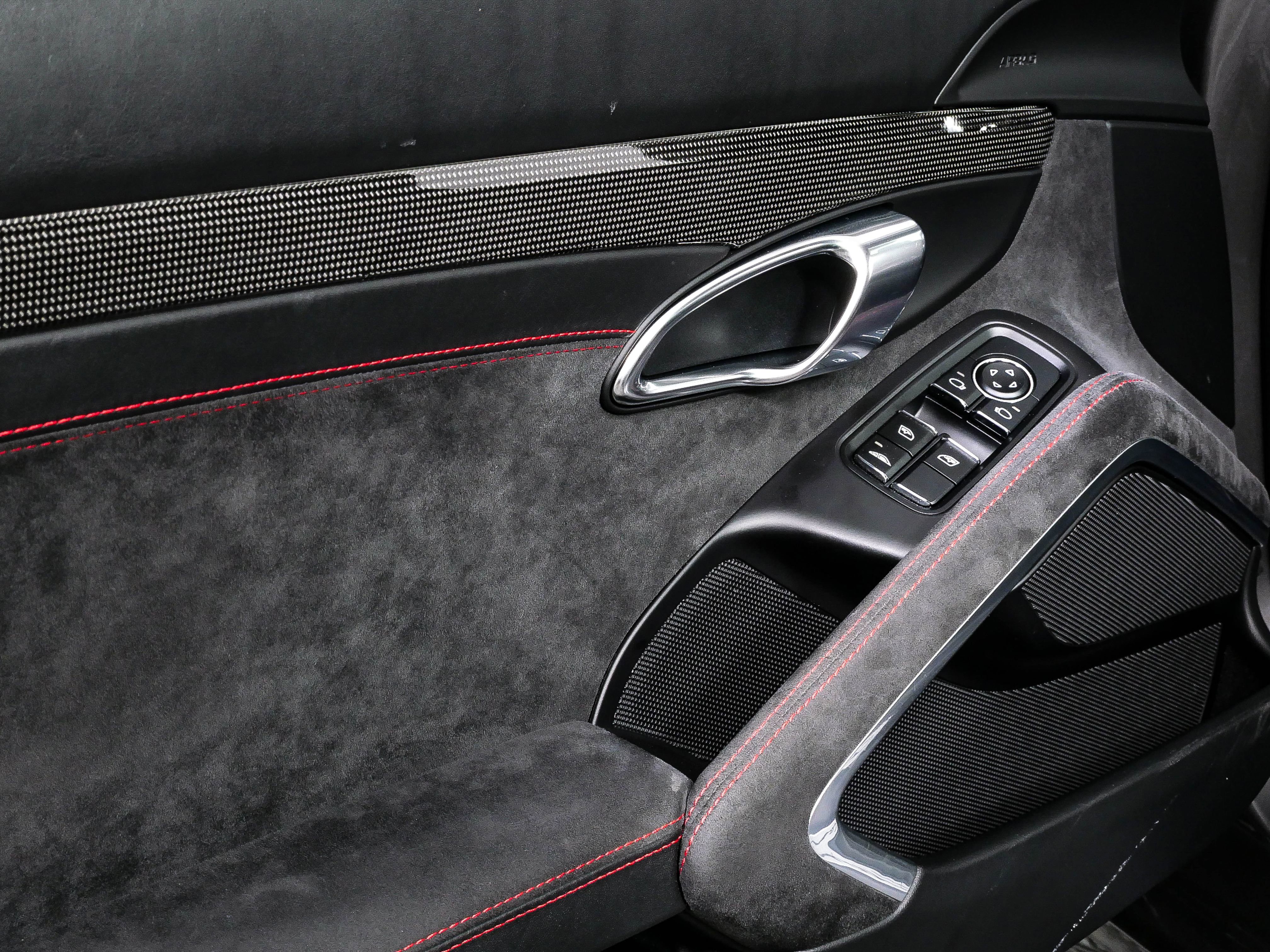 Certified 2018 Porsche 911 Carrera GTS RWD image 6