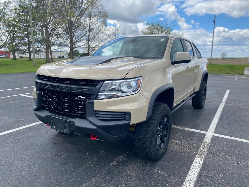 Used 2022 Chevrolet Colorado ZR2 w/ ZR2 Dusk Special Edition AWD/4WD image 3
