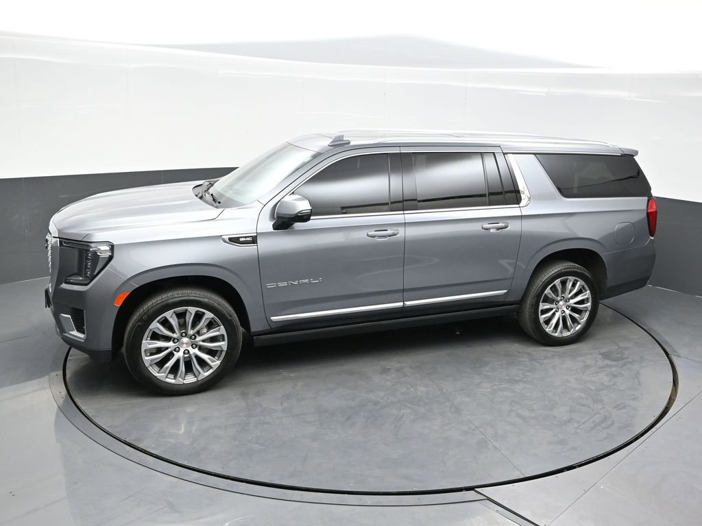 Used 2021 GMC Yukon XL Denali w/ Denali Ultimate Package AWD/4WD image 34