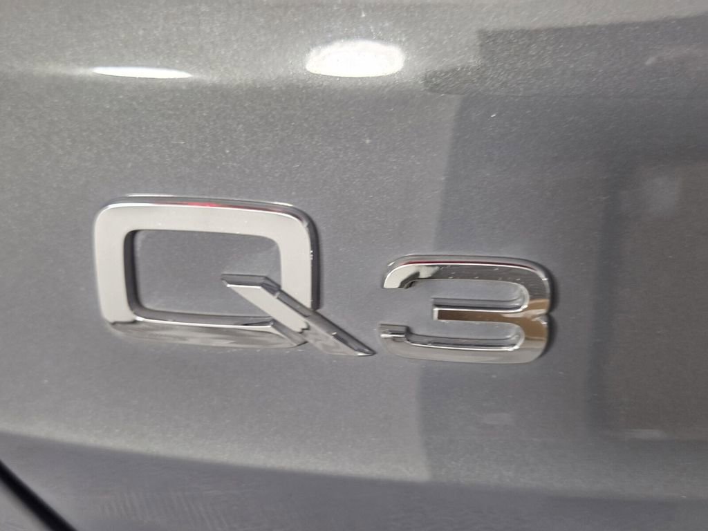 Used 2019 Audi Q3 2.0T Premium w/ Convenience Package AWD/4WD image 27