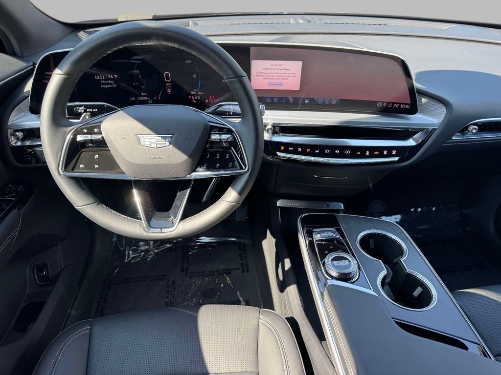 Certified 2025 Cadillac Lyriq Luxury w/ LPO, Floor Liner Package RWD image 4