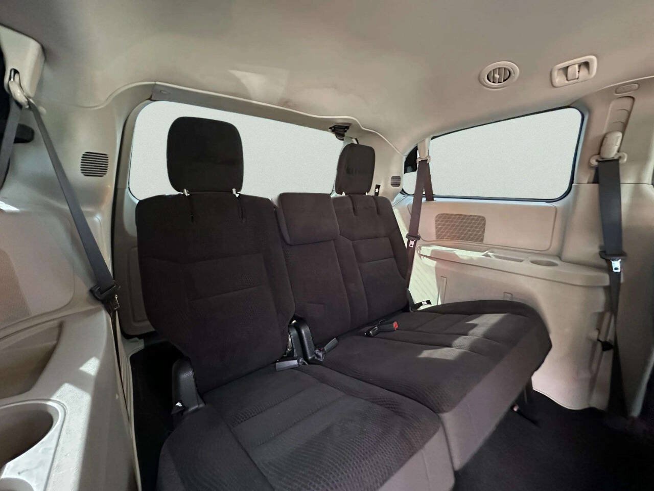 Used 2018 Dodge Grand Caravan SE w/ UConnect Hands-Free Group FWD image 30