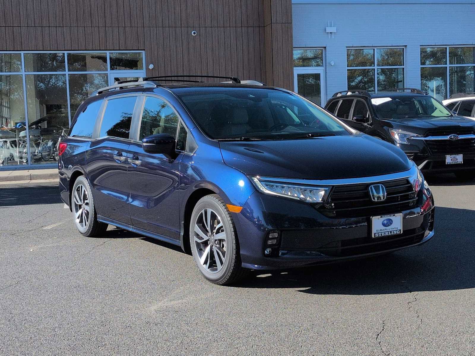 Used 2024 Honda Odyssey Touring image 2