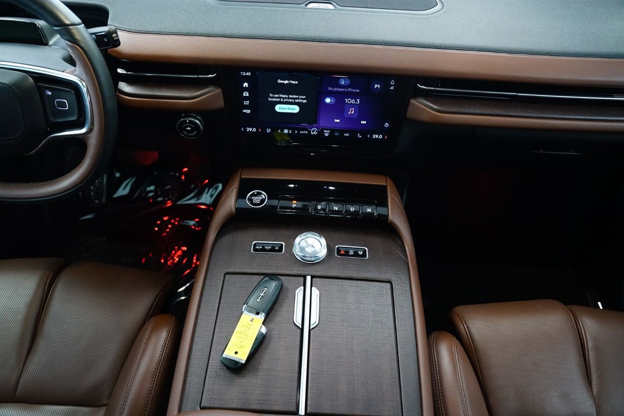 Used 2025 Lincoln Navigator Reserve image 34