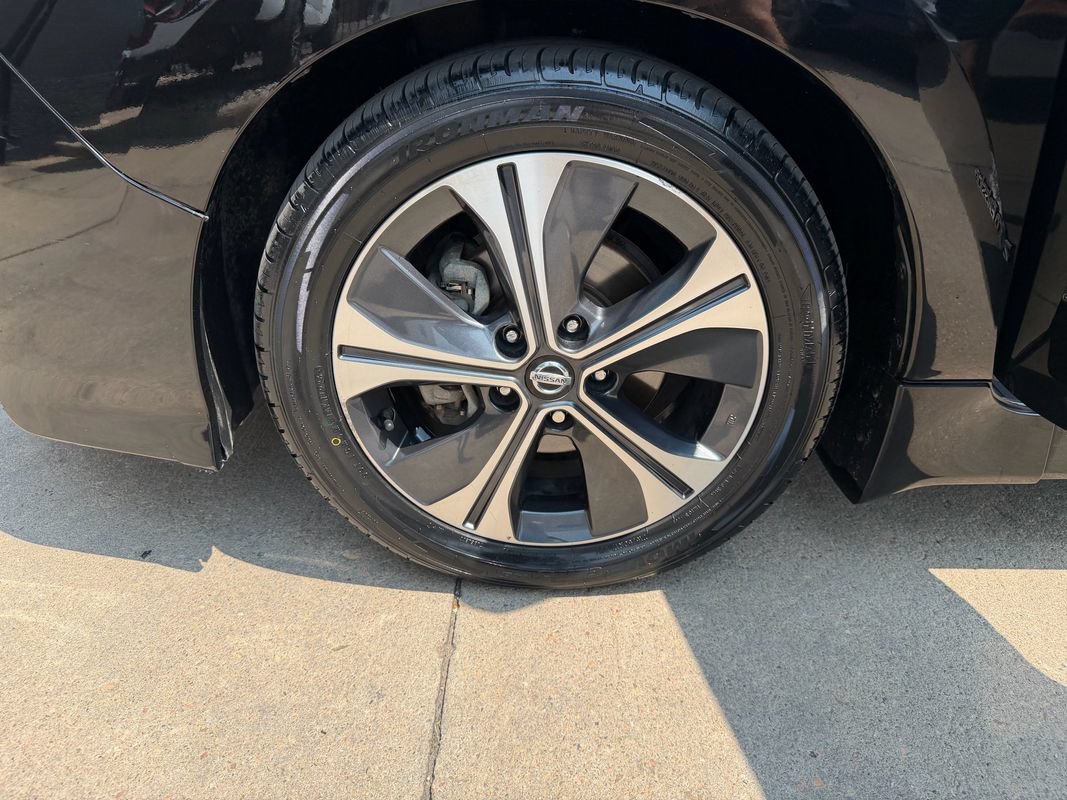 Used 2018 Nissan Leaf SV w/ Protection Package FWD image 41