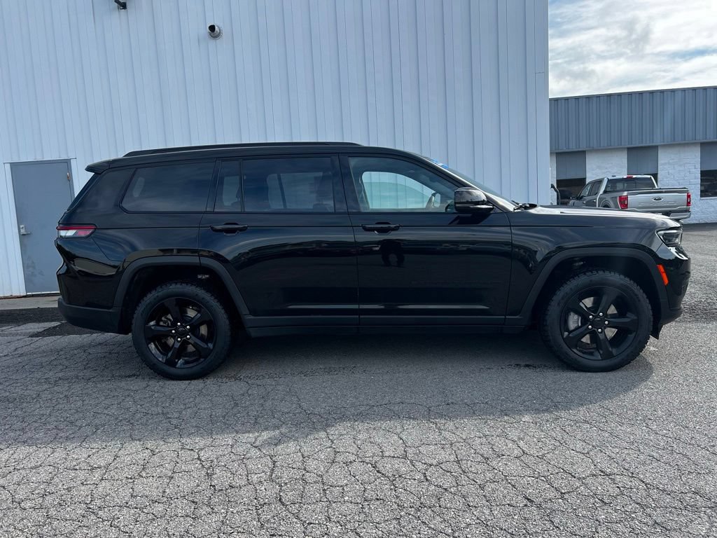 Used 2024 Jeep Grand Cherokee L Altitude AWD/4WD image 2