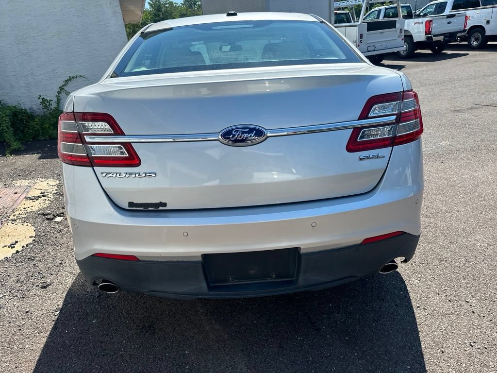 Used 2013 Ford Taurus SEL FWD image 3
