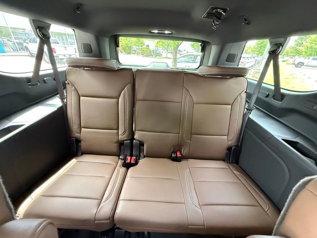 New 2026 Chevrolet Suburban High Country w/ Sun And Tow Package AWD/4WD image 36