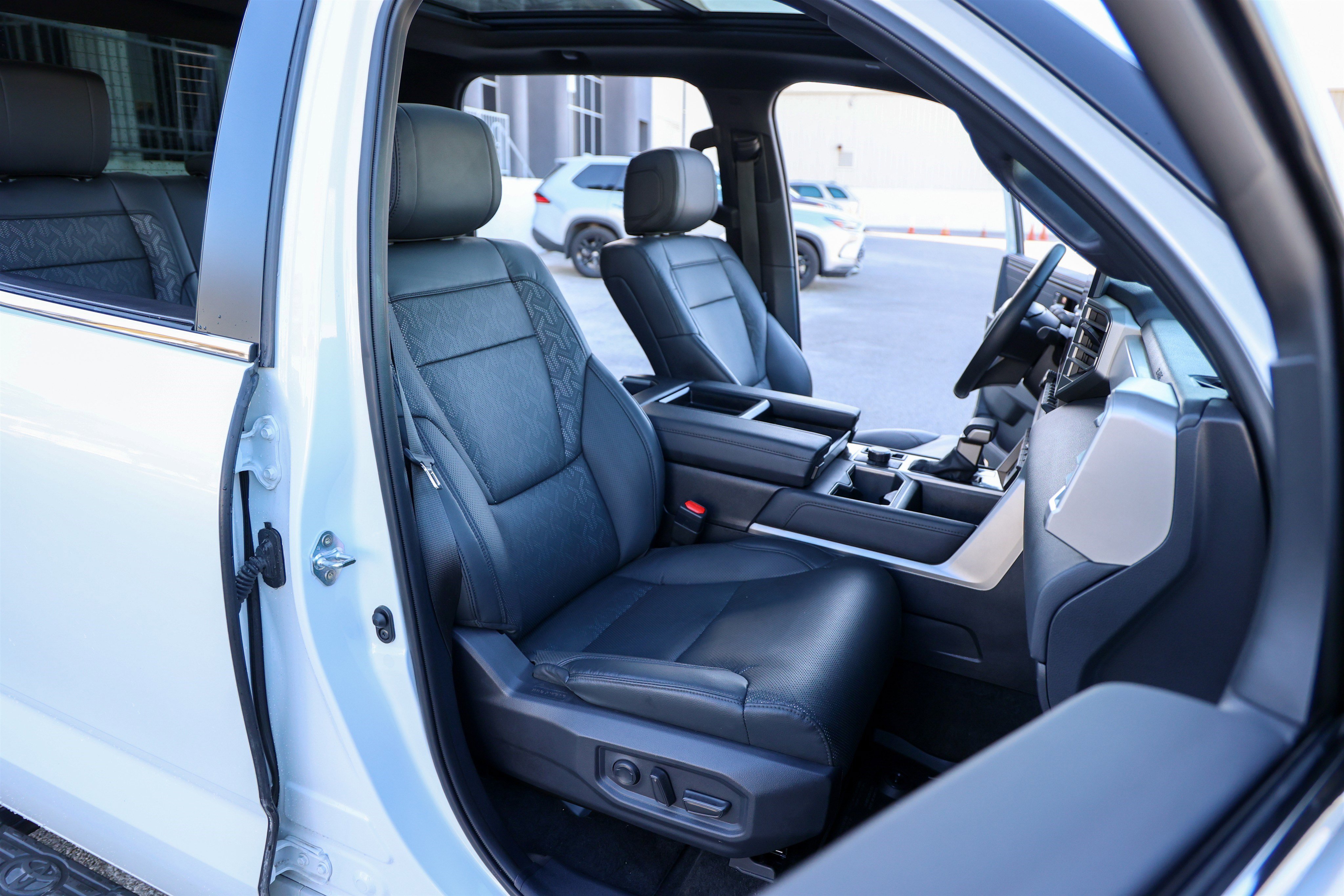 Used 2025 Toyota Tundra Limited image 47