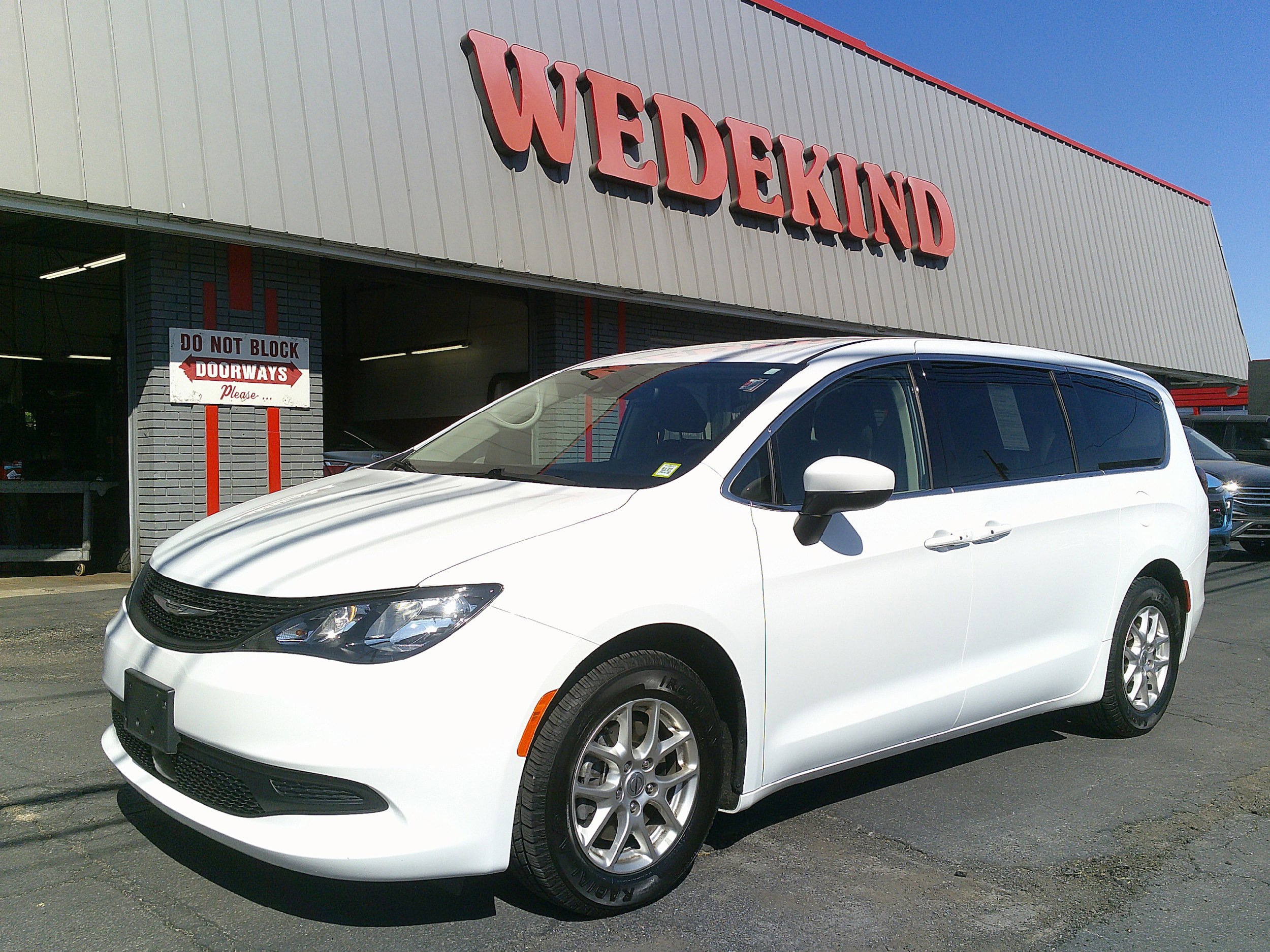 Used 2023 Chrysler Voyager LX