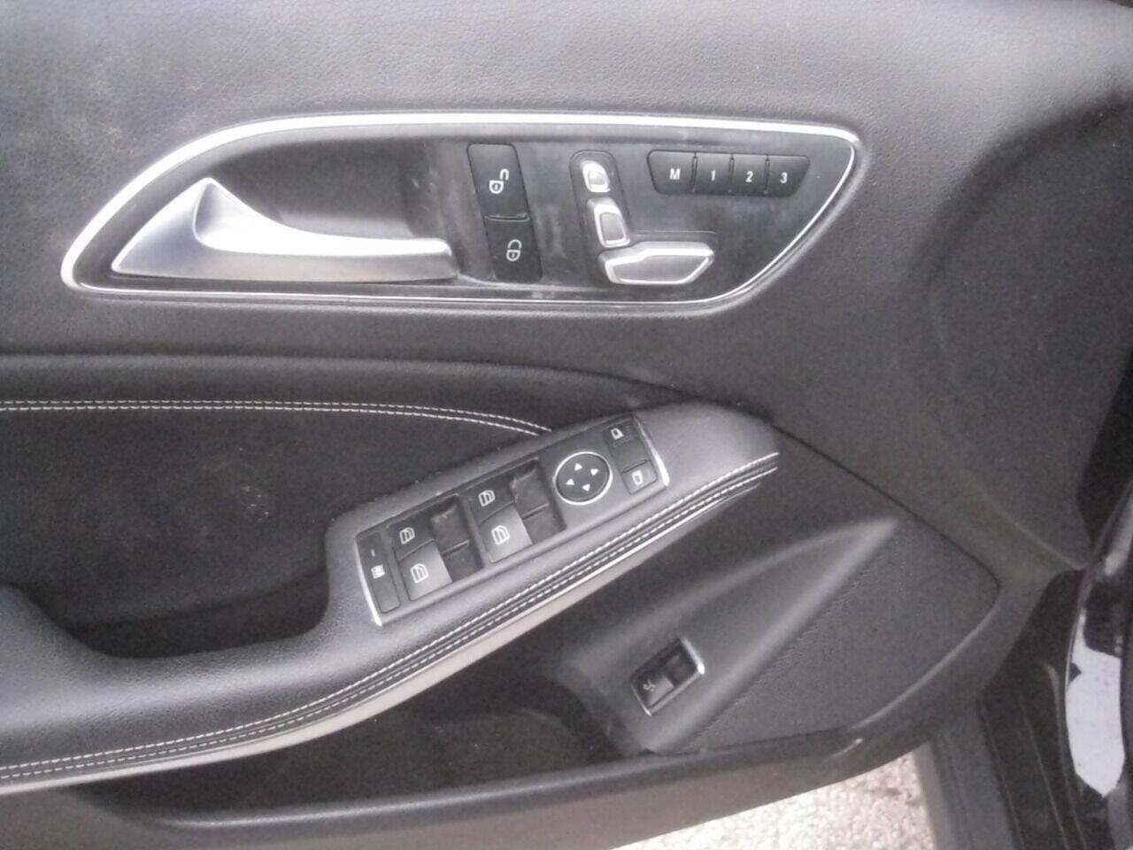 Used 2019 Mercedes-Benz GLA 250 4MATIC image 17