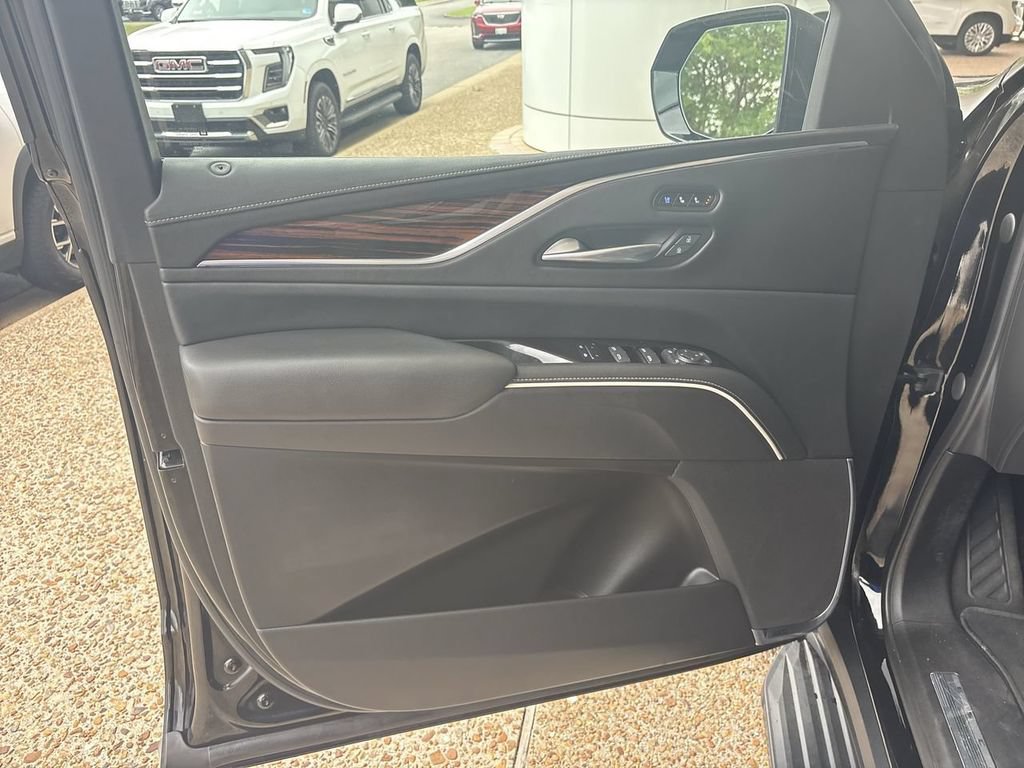 Certified 2022 Cadillac Escalade Premium Luxury AWD/4WD image 23