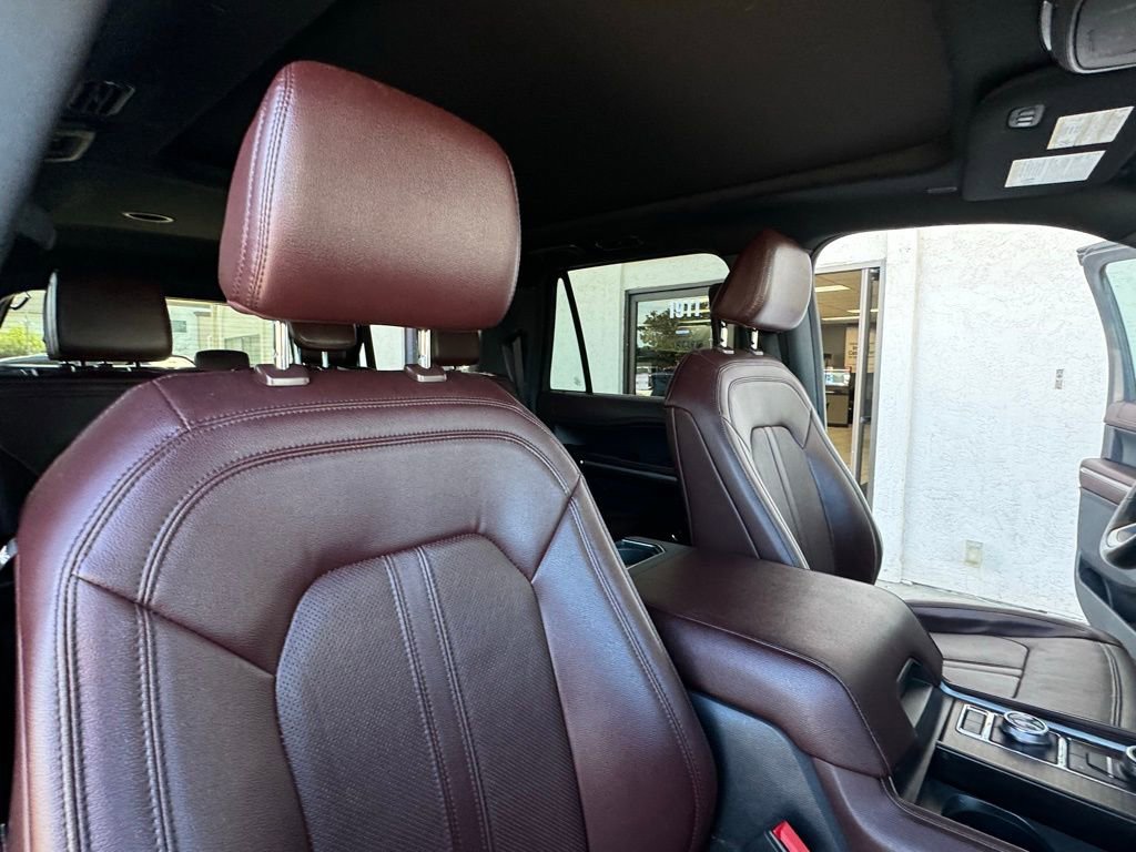 Used 2023 Ford Expedition Max Limited image 29