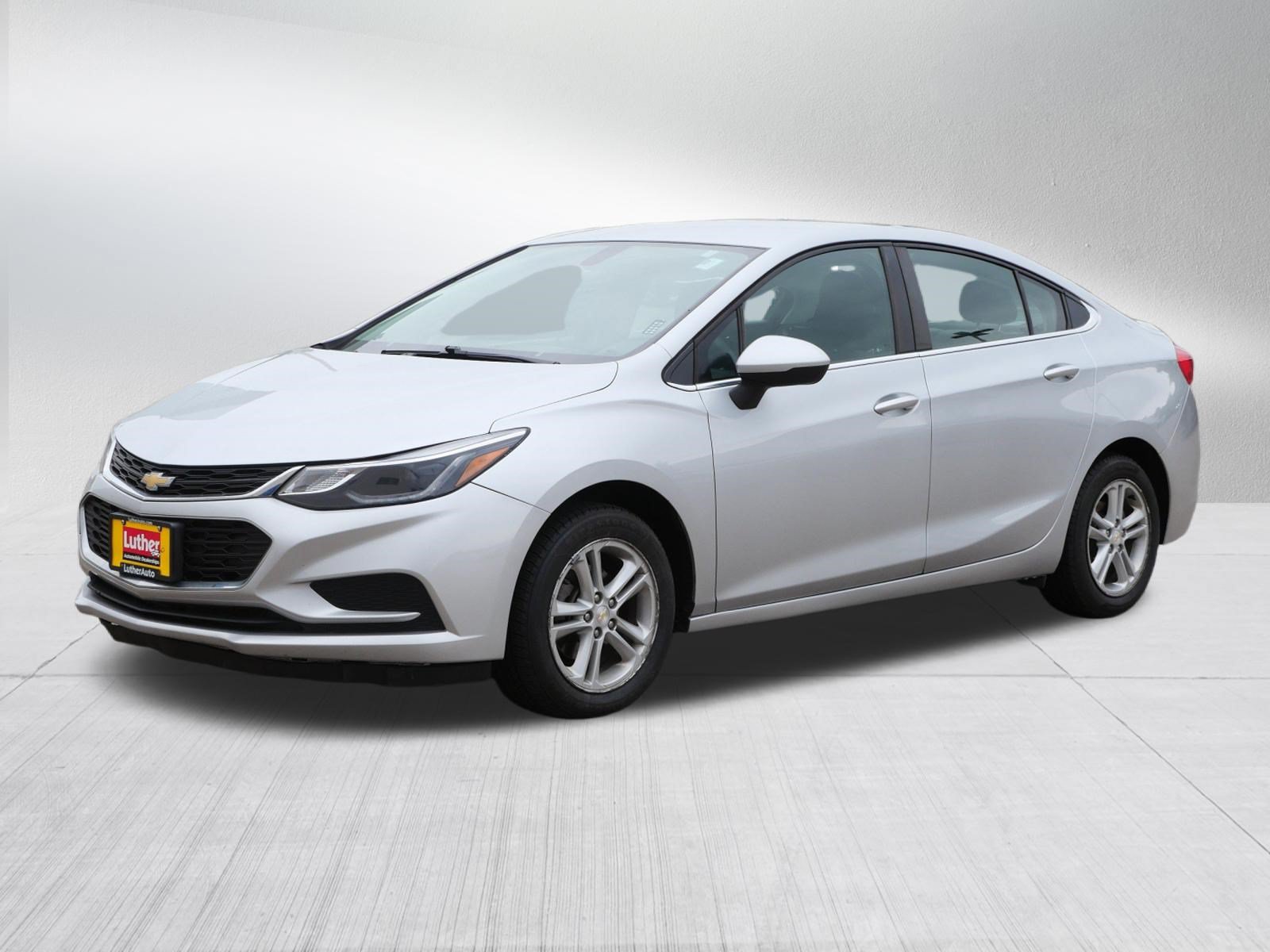 Used 2016 Chevrolet Cruze LT FWD image 3