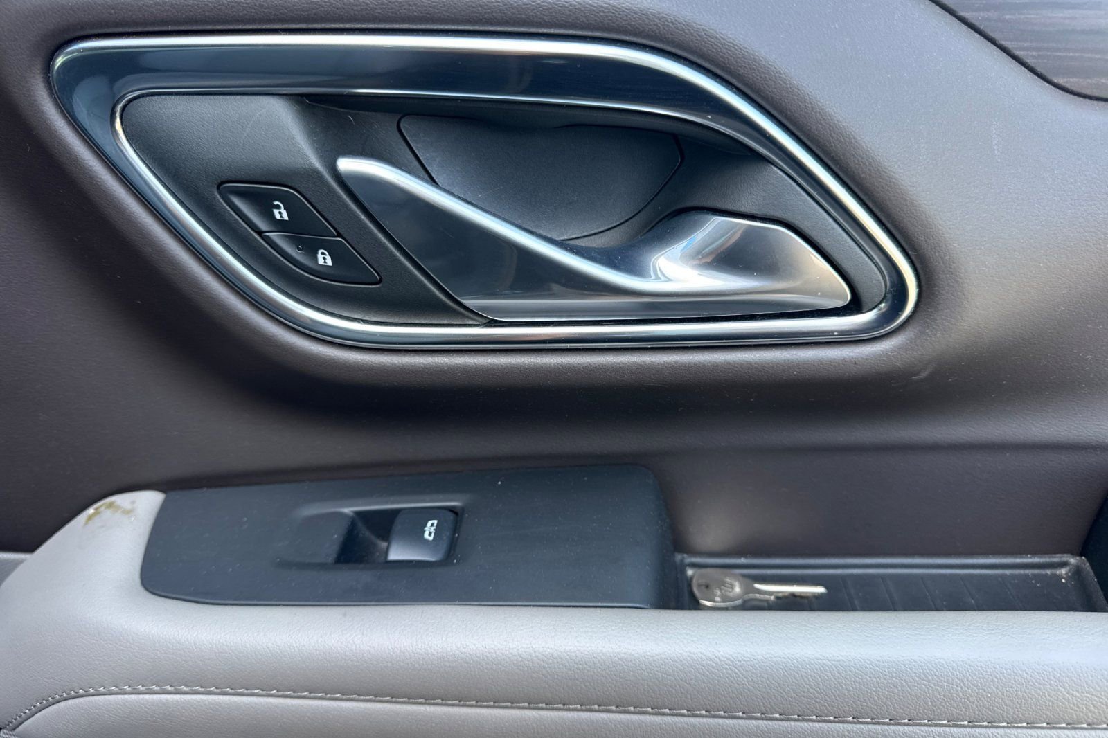 Used 2024 Chevrolet Suburban LT image 23