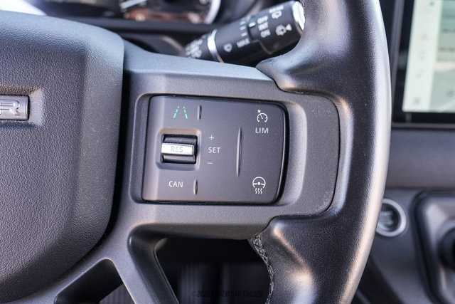 Used 2023 Land Rover Defender 90 X-Dynamic SE image 31