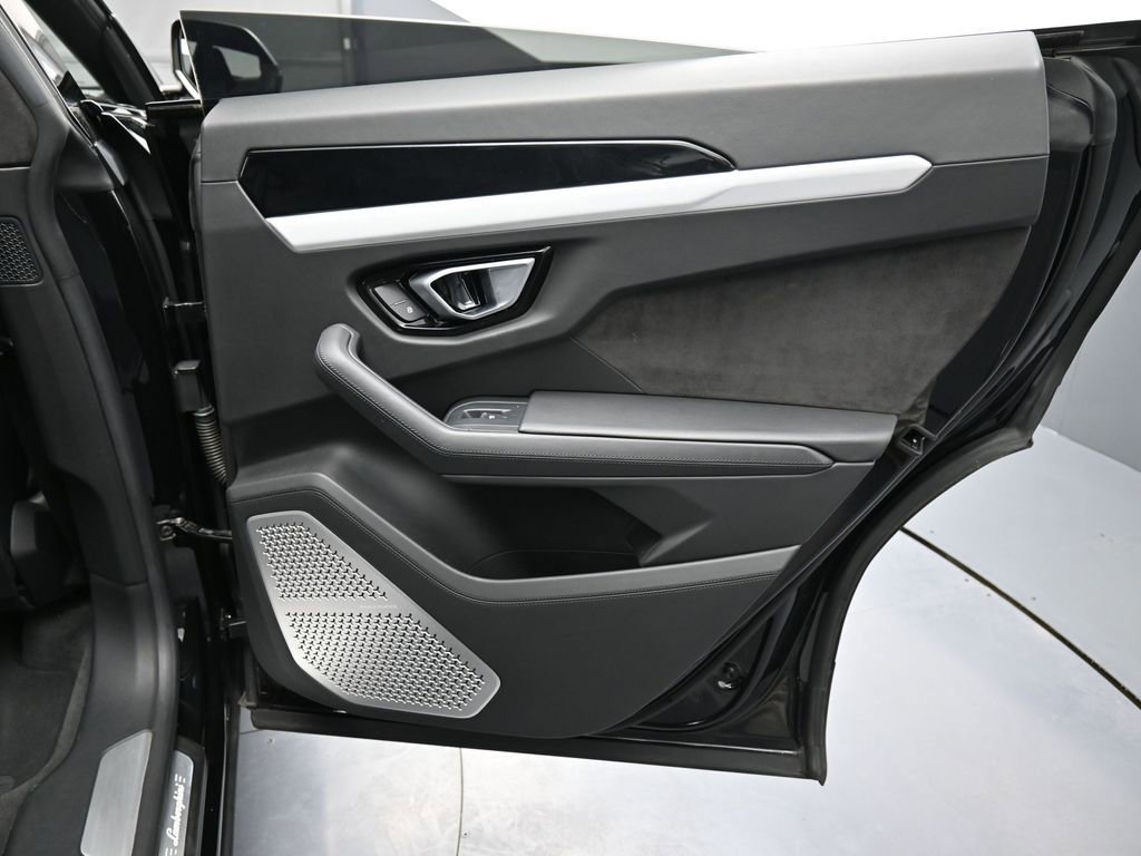 Used 2019 Lamborghini Urus image 25