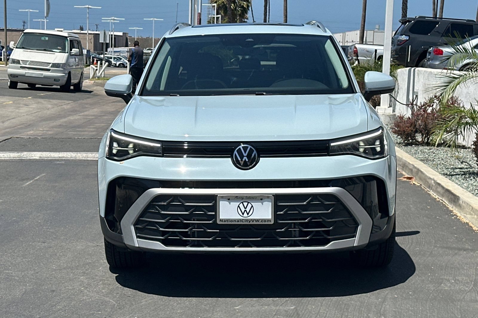New 2026 Volkswagen Taos SE FWD image 3