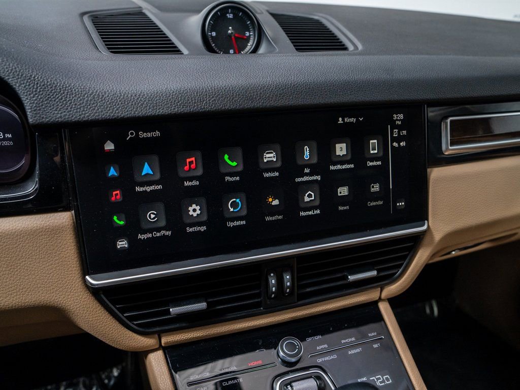 Used 2023 Porsche Cayenne Platinum Edition image 18