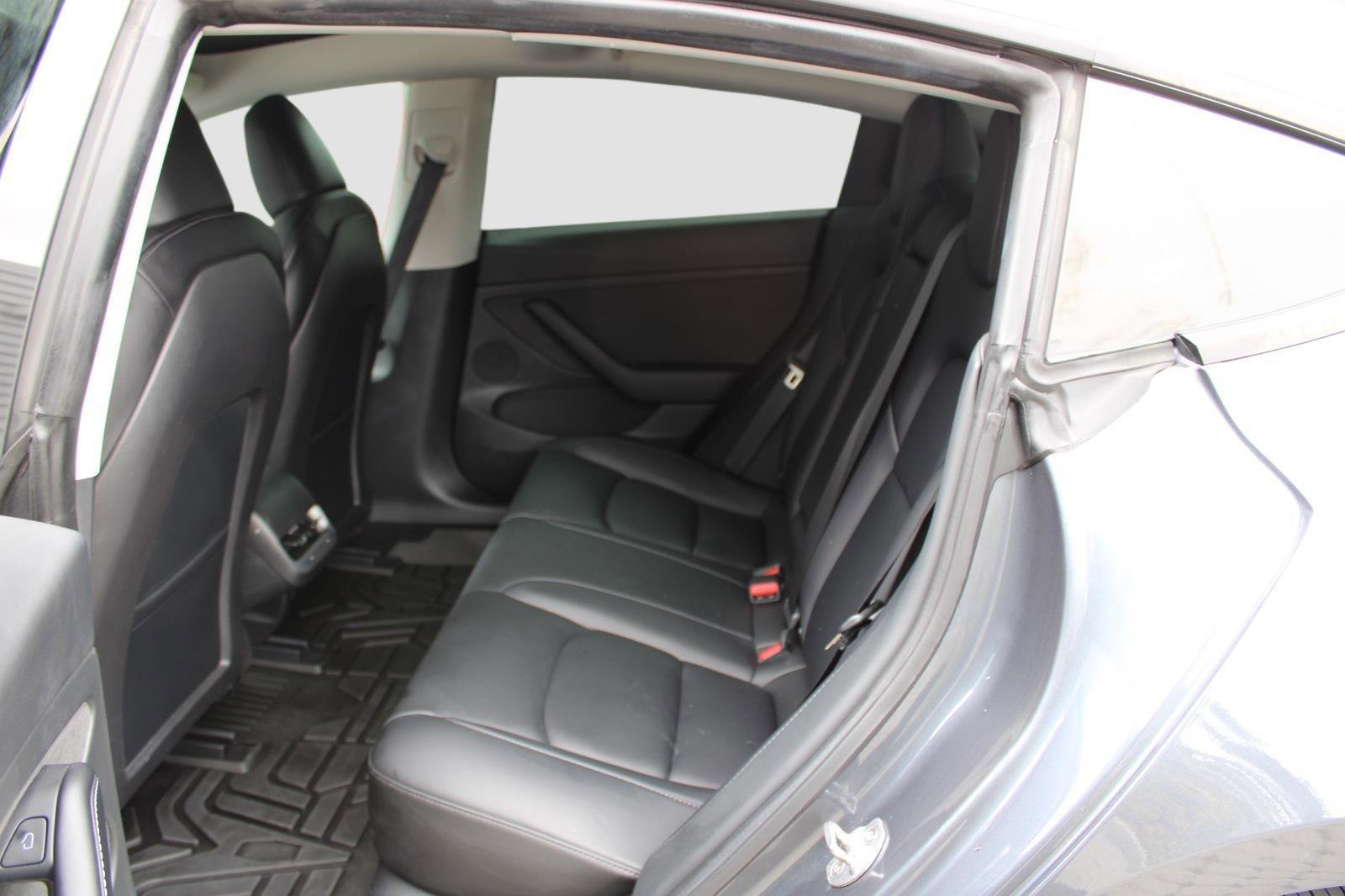 Used 2022 Tesla Model 3 Long Range AWD/4WD image 29