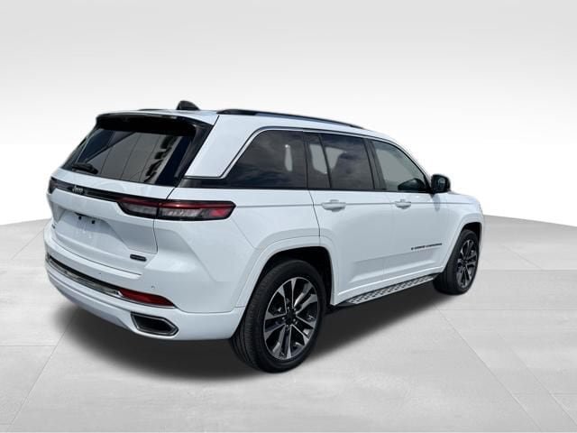Used 2023 Jeep Grand Cherokee Overland w/ Luxury Tech Group IV AWD/4WD image 45