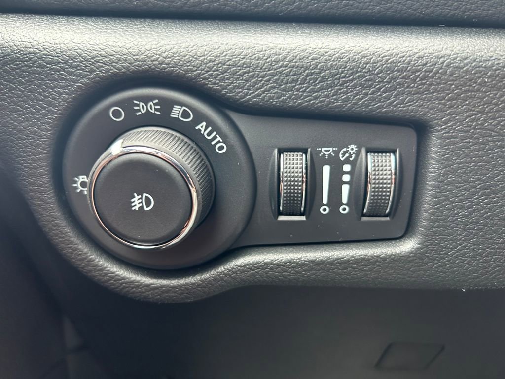 New 2026 Chrysler Pacifica Pinnacle image 14