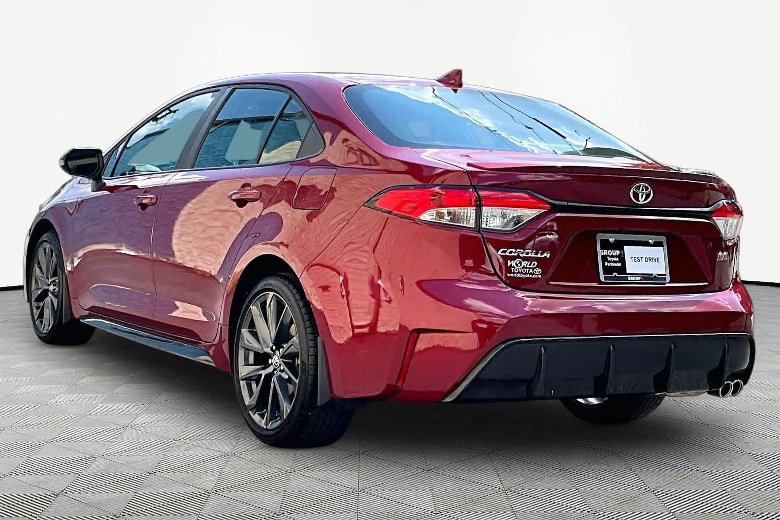 Used 2025 Toyota Corolla SE FWD image 12
