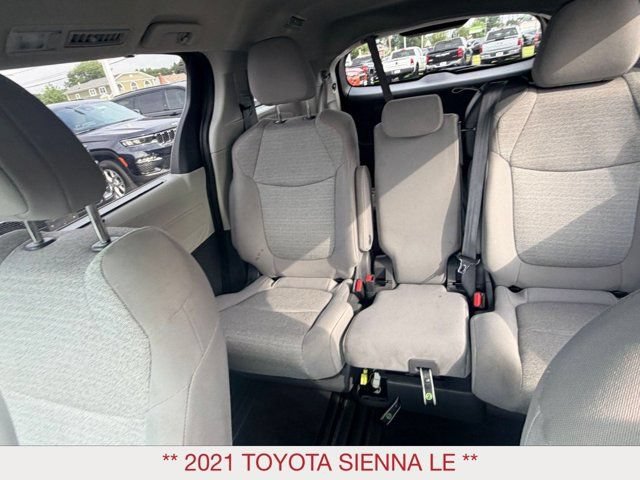 Used 2021 Toyota Sienna LE FWD image 17