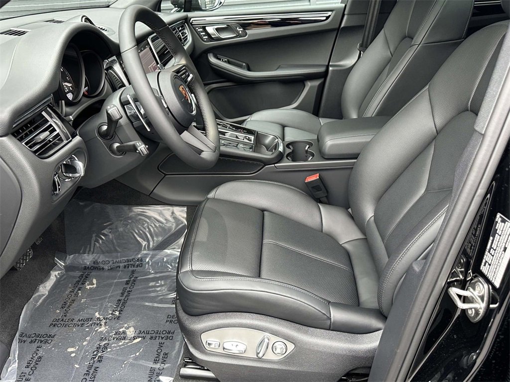 New 2026 Porsche Macan image 5