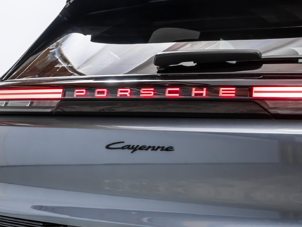 New 2026 Porsche Cayenne Electric AWD/4WD image 13