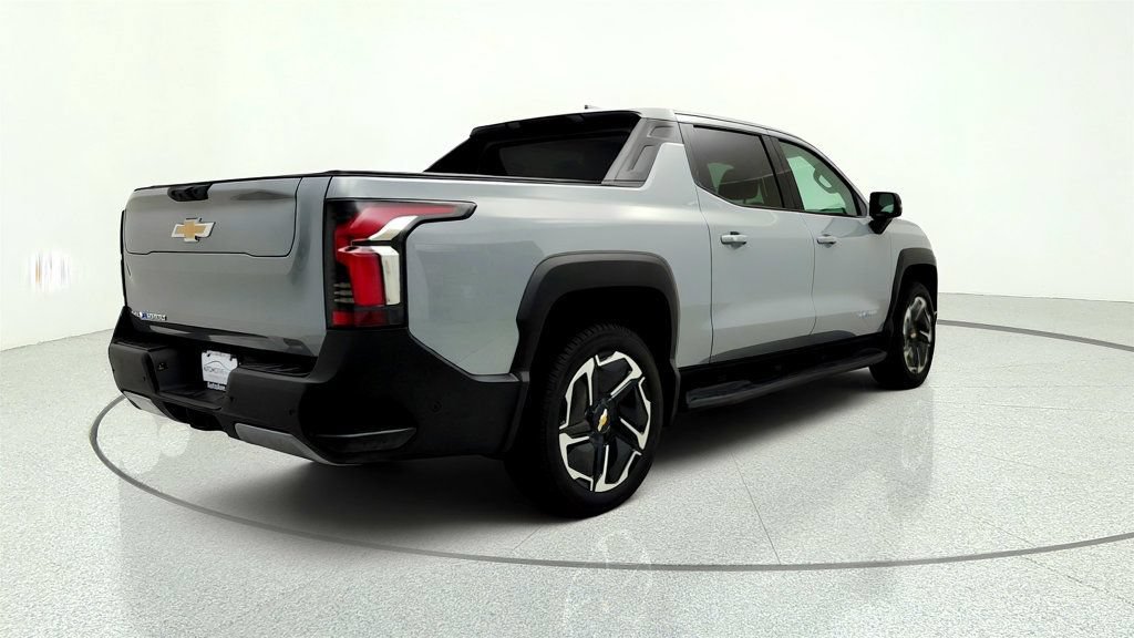 Used 2026 Chevrolet Silverado EV LT AWD/4WD image 5