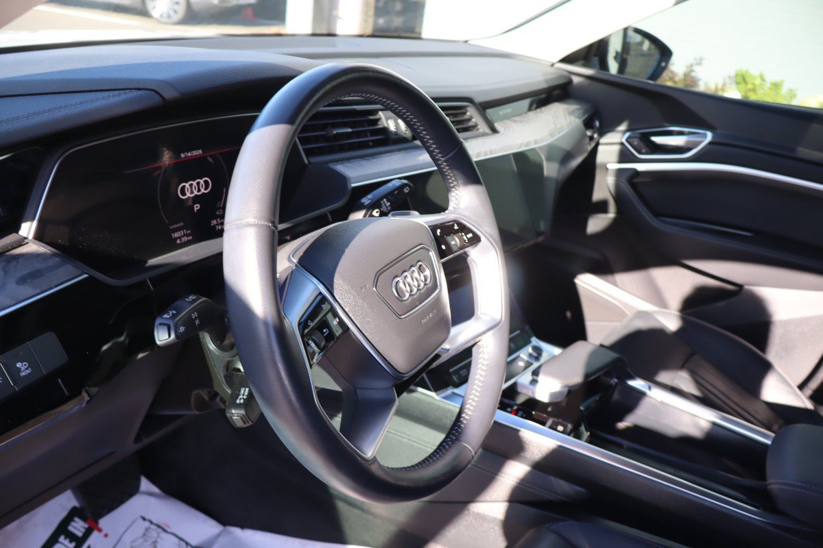 Used 2021 Audi e-tron Premium w/ Convenience Plus Package AWD/4WD image 26