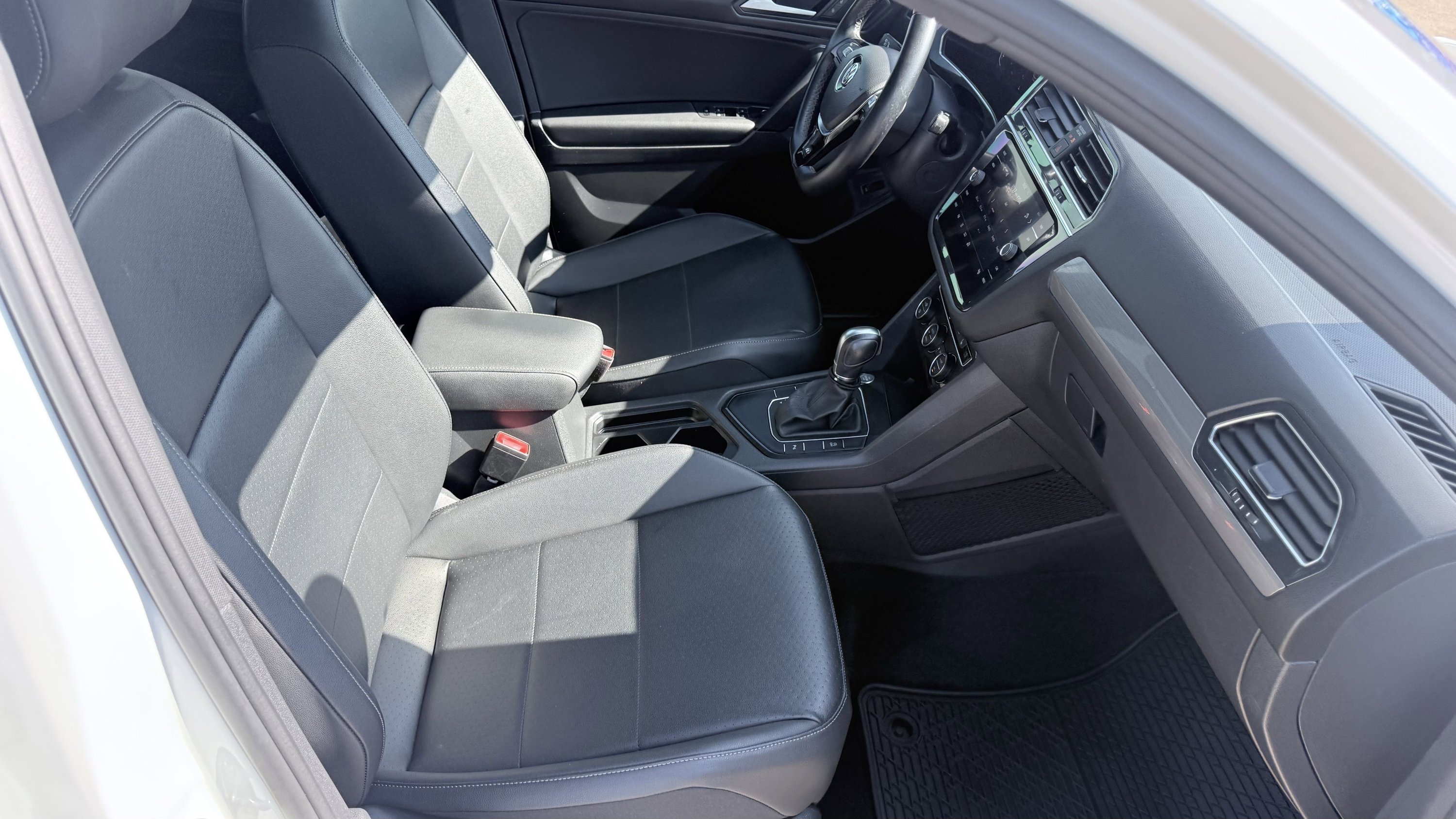 Used 2019 Volkswagen Tiguan SEL R-Line FWD image 51