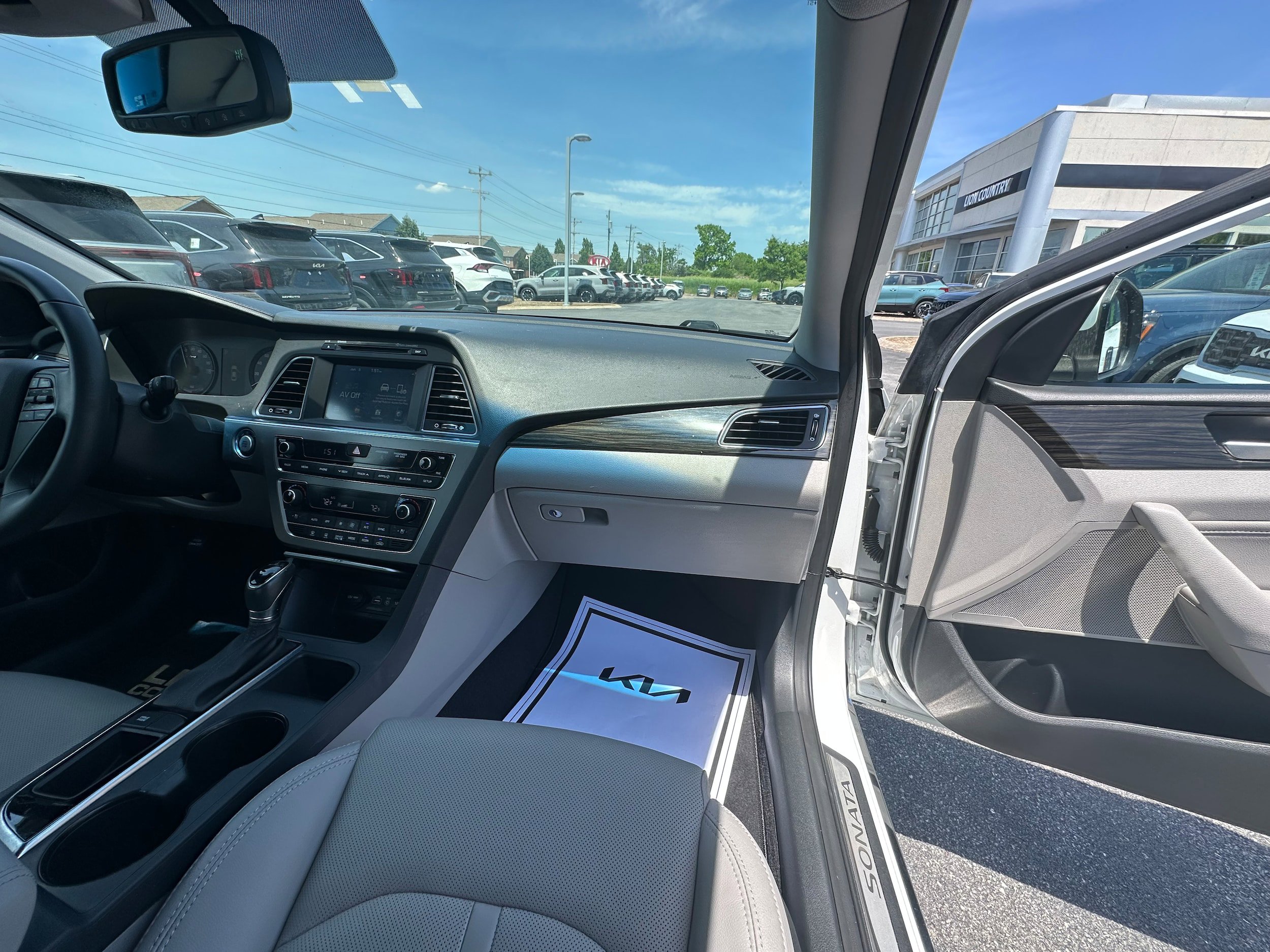 Used 2017 Hyundai Sonata Limited FWD image 18