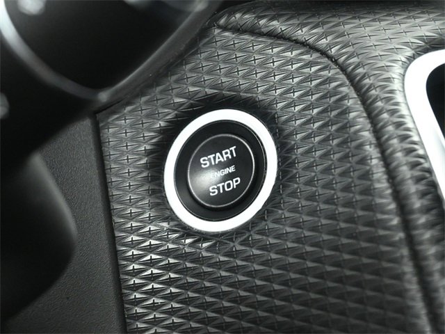 Used 2018 Land Rover Range Rover Velar R-Dynamic SE image 37