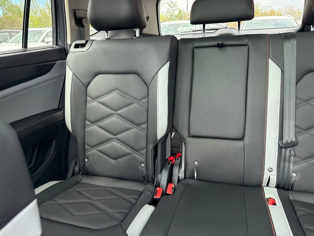 New 2026 Volkswagen Atlas Peak Edition AWD/4WD image 13