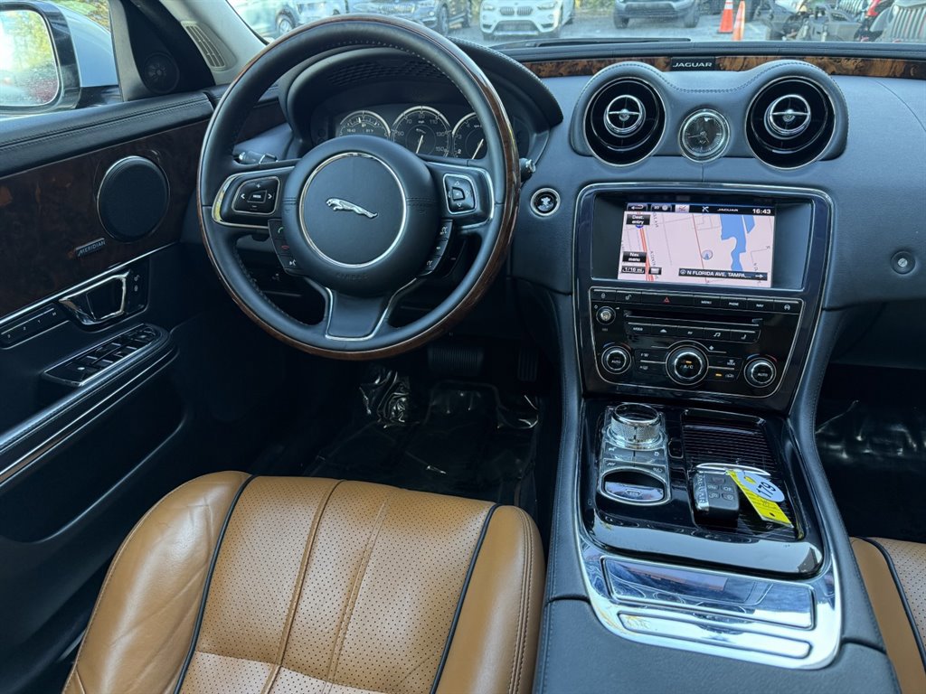Used 2014 Jaguar XJ AWD image 22