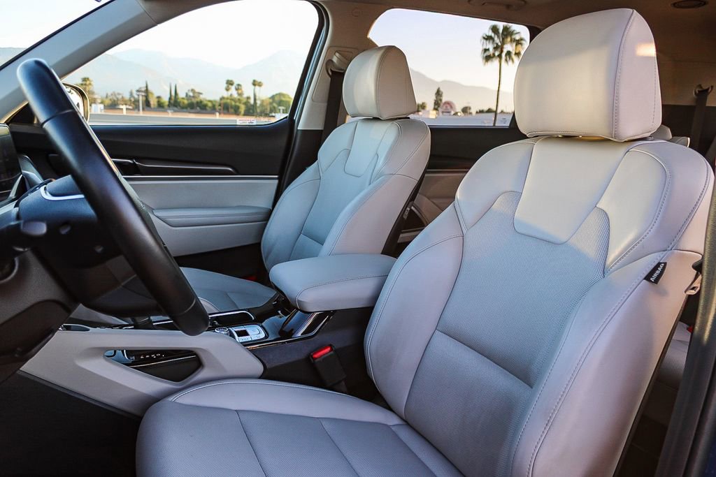 Used 2025 Kia Telluride S image 17