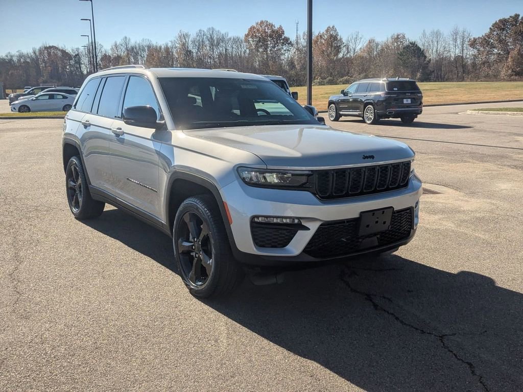 New 2025 Jeep Grand Cherokee Limited w/ Black Appearance Package image 7